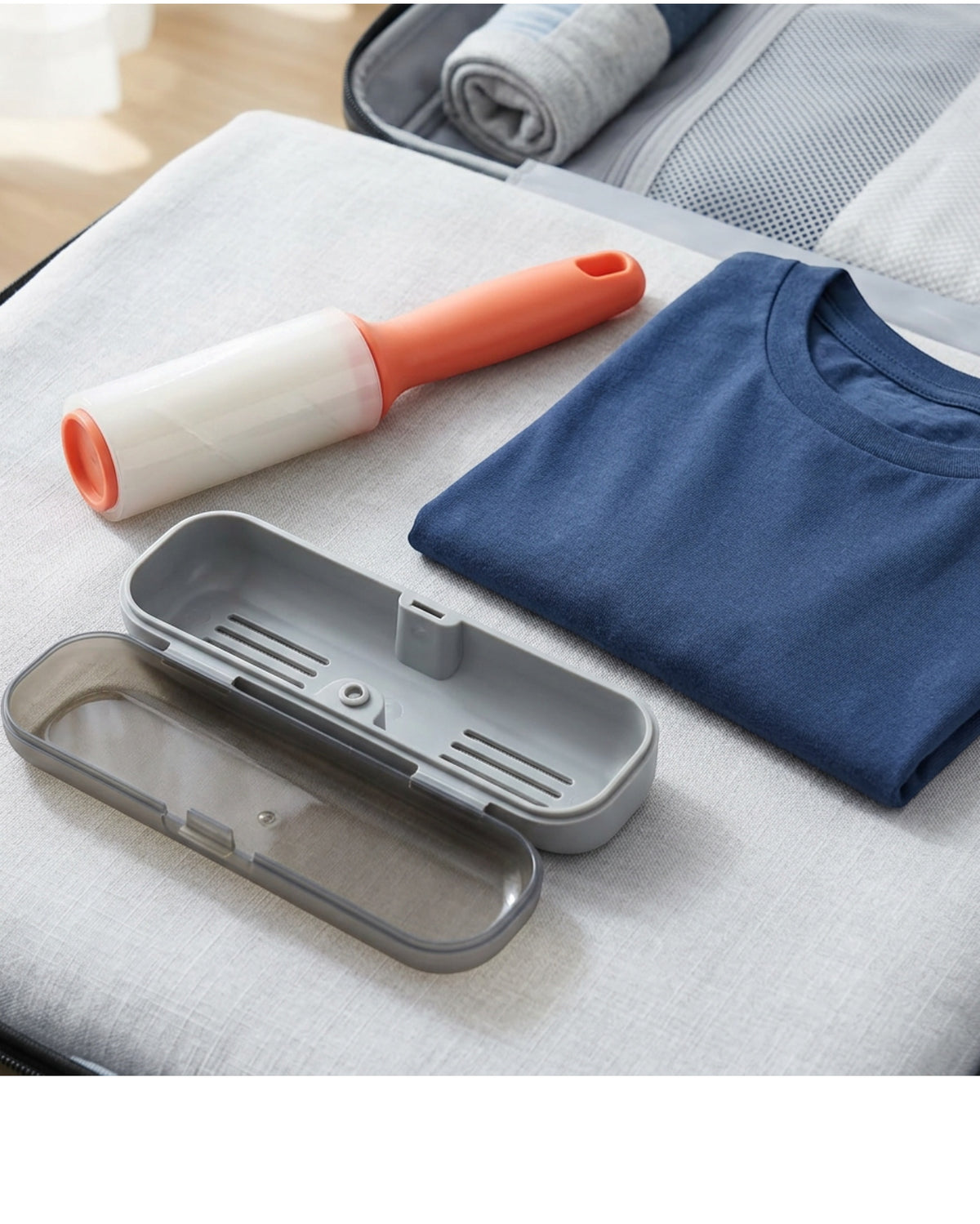 Wunfa Washable Silicone Gel Lint Roller with Travel Case Coral Gray - Lifestyle view